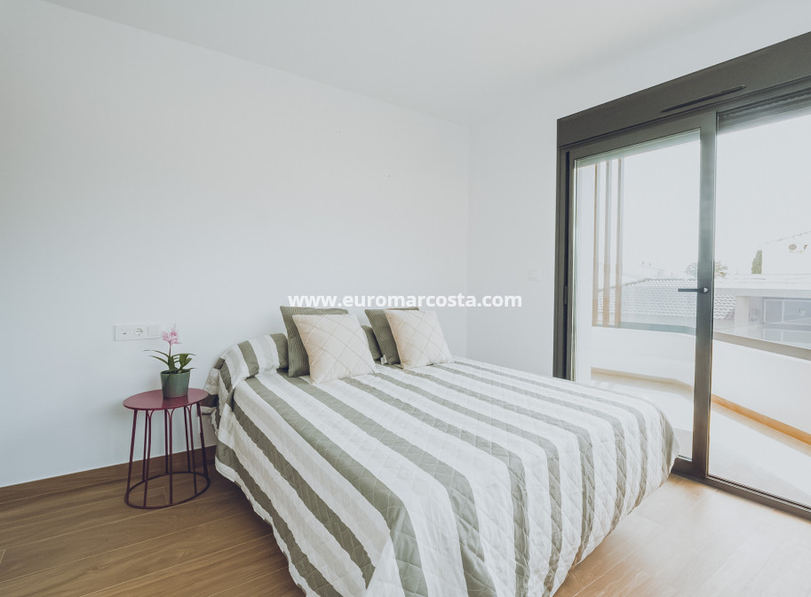 Neubauten - Penthouse - Redován