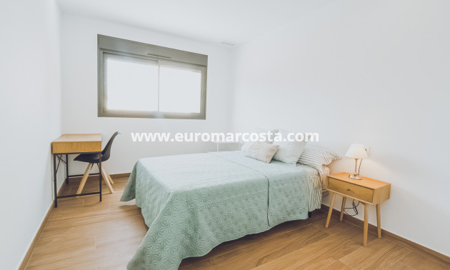 Neubauten - Penthouse - Redován