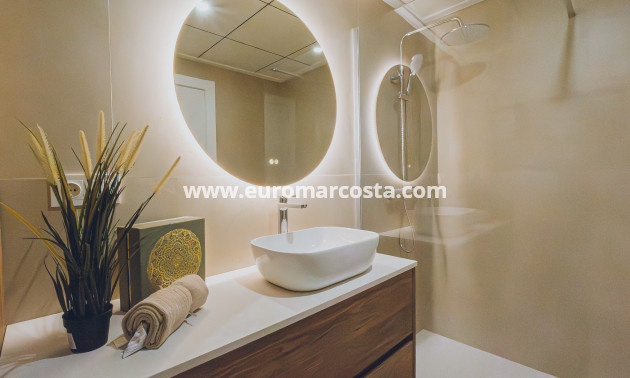 Neubauten - Penthouse - Redován