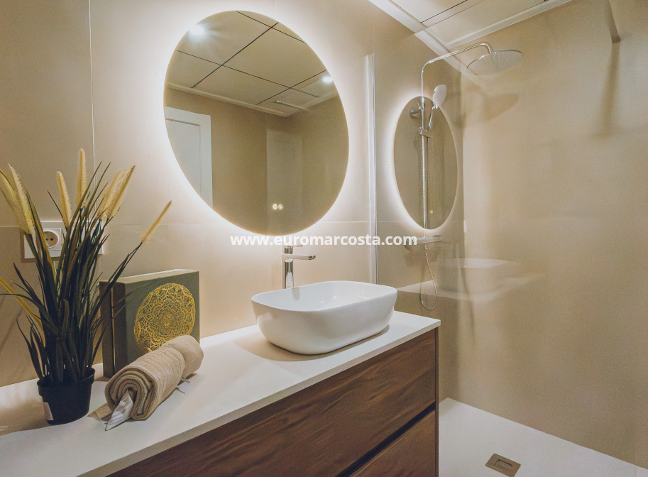 Neubauten - Penthouse - Redován