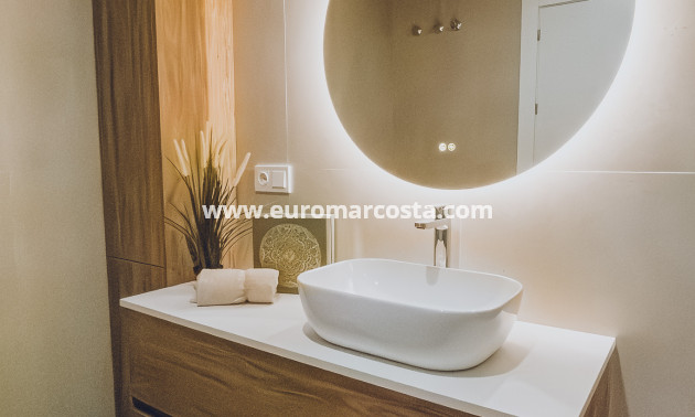 Neubauten - Penthouse - Redován