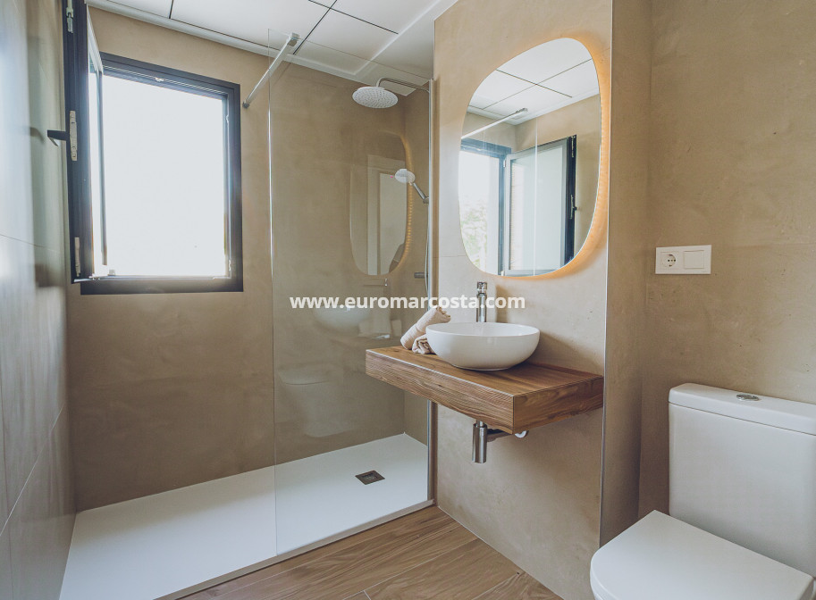 Neubauten - Penthouse - Redován