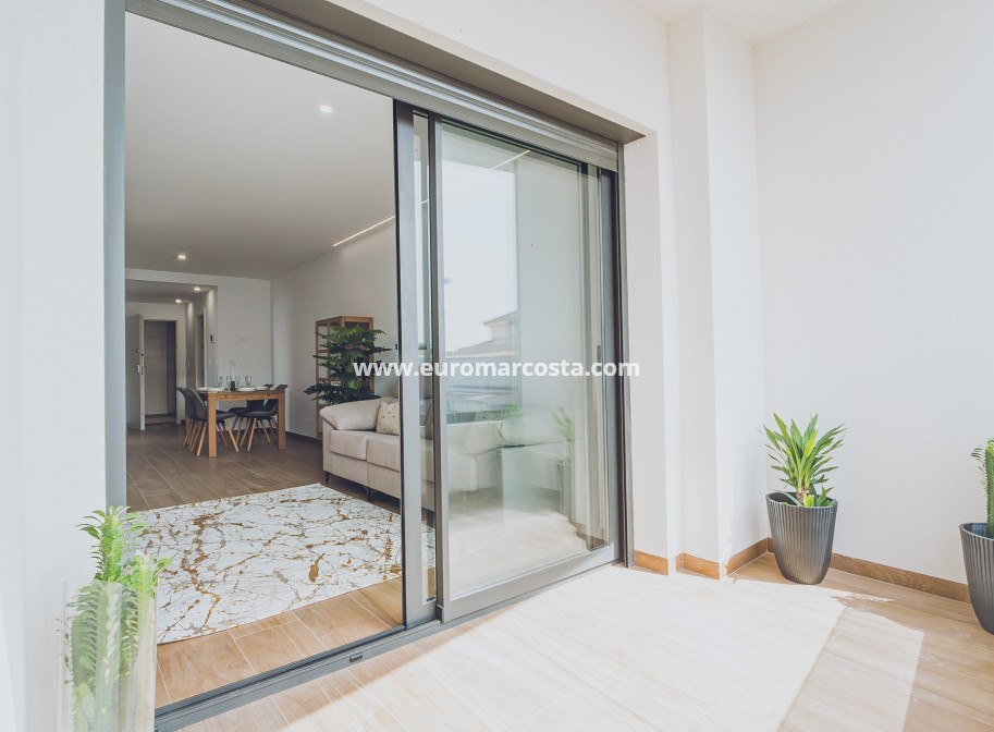 Neubauten - Penthouse - Redován