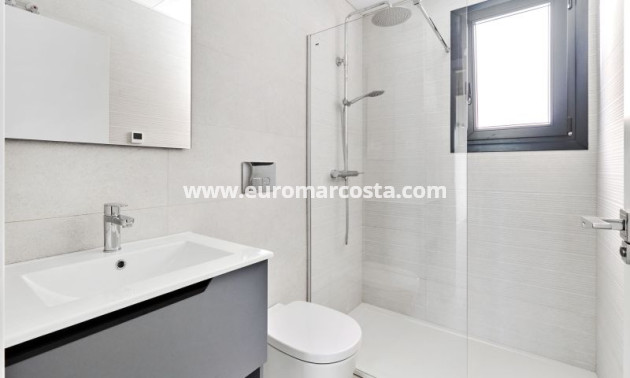 Objekte zum Wiederverkauf - Wohnung - Torrevieja - TORREVIEJA