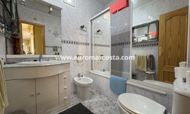 Sale - Apartment / flat - Torrevieja - TORREVIEJA