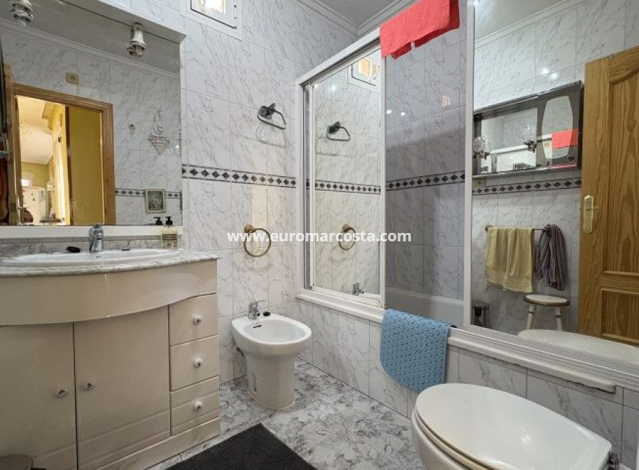 Sale - Apartment / flat - Torrevieja - TORREVIEJA