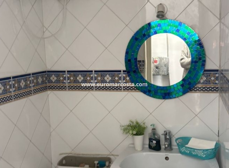 Objekte zum Wiederverkauf - Kommerziell - Orihuela Costa