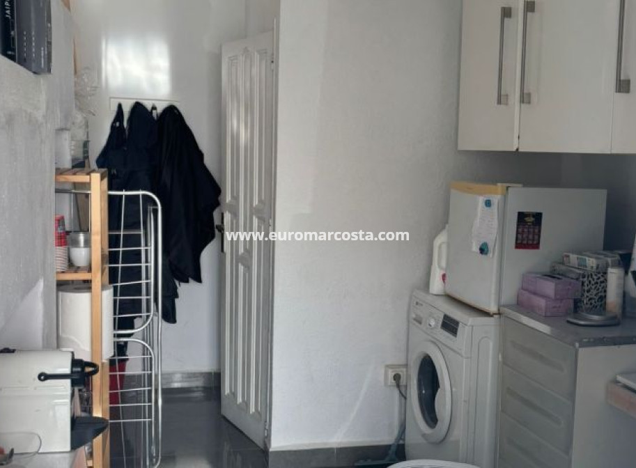 Objekte zum Wiederverkauf - Kommerziell - Orihuela Costa