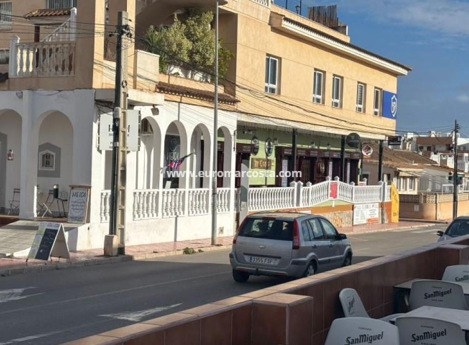 Objekte zum Wiederverkauf - Kommerziell - Orihuela Costa