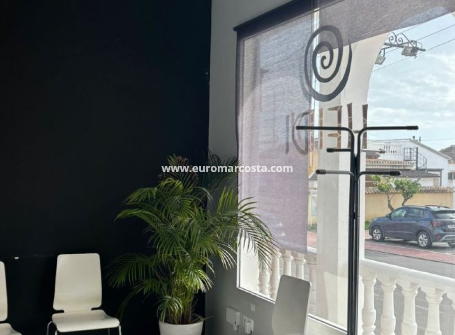 Objekte zum Wiederverkauf - Kommerziell - Orihuela Costa