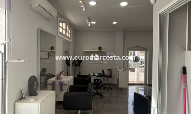 Objekte zum Wiederverkauf - Kommerziell - Orihuela Costa