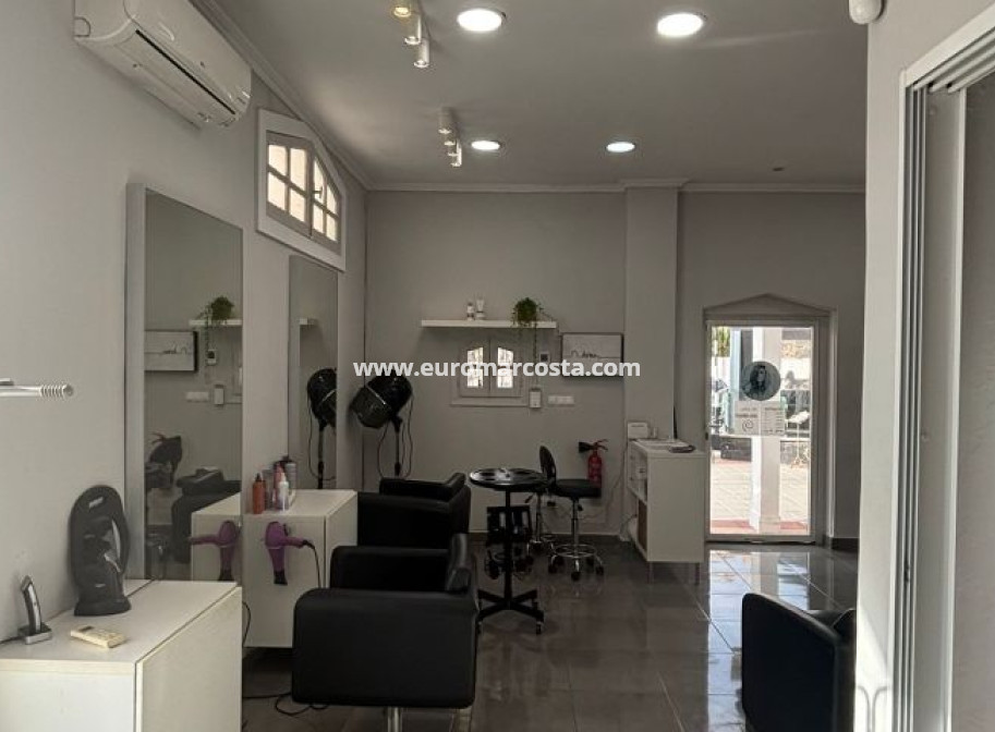 Objekte zum Wiederverkauf - Kommerziell - Orihuela Costa