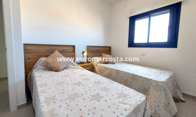 Sale - Apartment / flat - Orihuela Costa