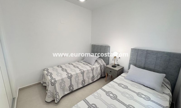 Sale - Apartment / flat - Orihuela Costa
