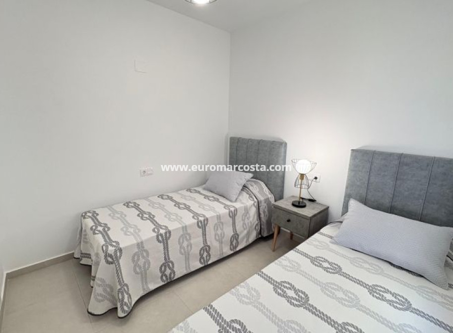 Sale - Apartment / flat - Orihuela Costa