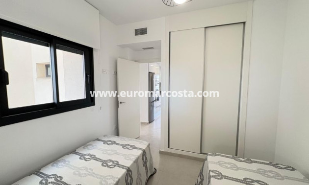 Sale - Apartment / flat - Orihuela Costa
