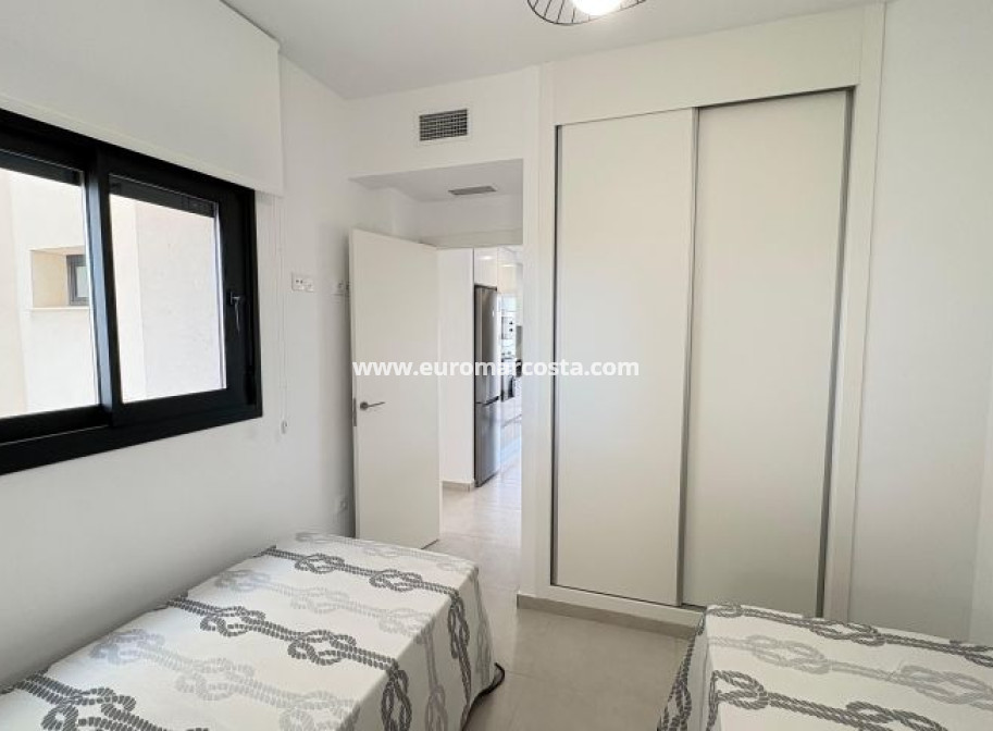 Sale - Apartment / flat - Orihuela Costa