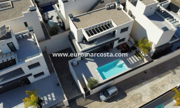 Venta - Villa - Algorfa