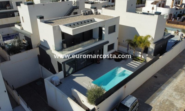 Venta - Villa - Algorfa