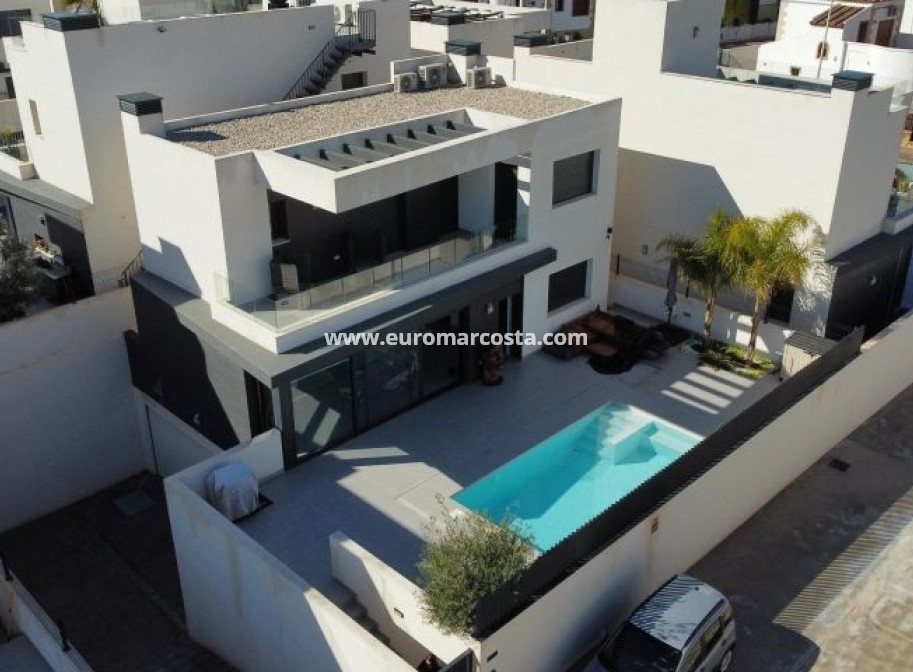 Venta - Villa - Algorfa