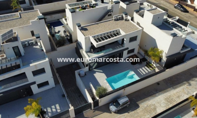 Venta - Villa - Algorfa