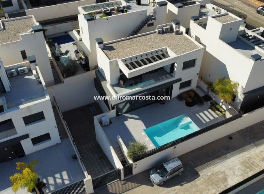 Venta - Villa - Algorfa