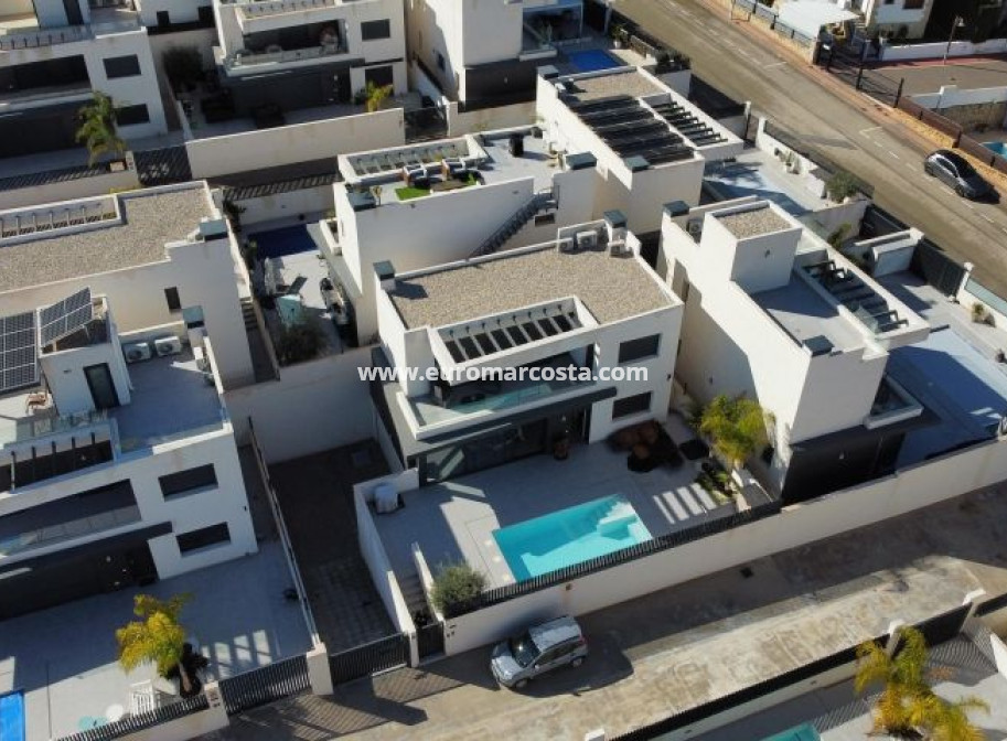 Venta - Villa - Algorfa