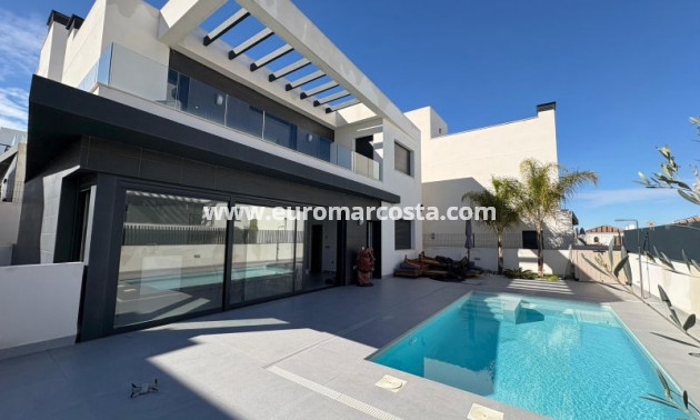 Venta - Villa - Algorfa