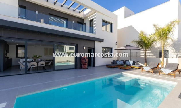 Venta - Villa - Algorfa