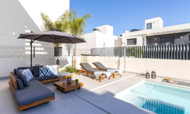 Venta - Villa - Algorfa