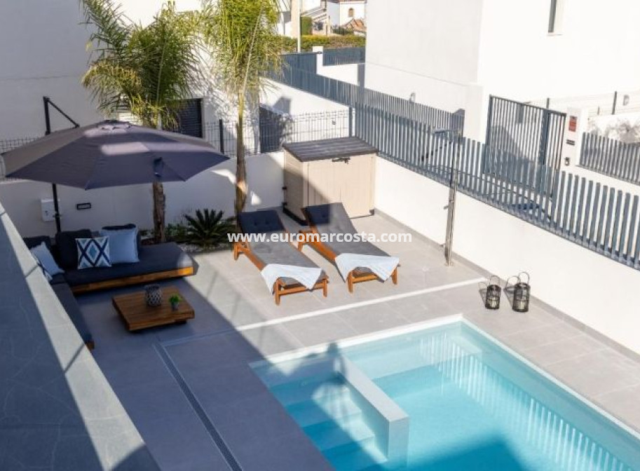 Venta - Villa - Algorfa