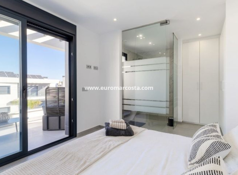 Venta - Villa - Algorfa