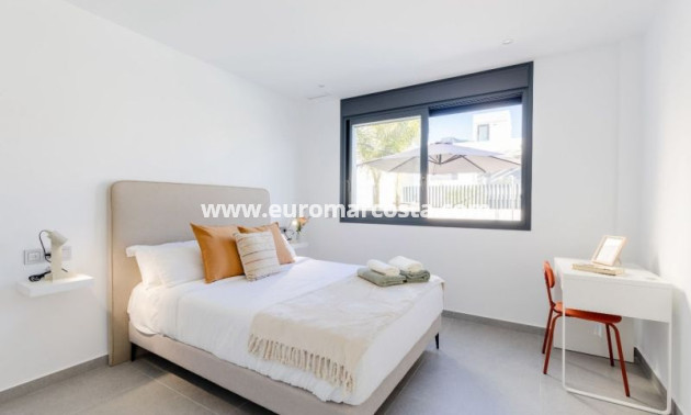 Venta - Villa - Algorfa