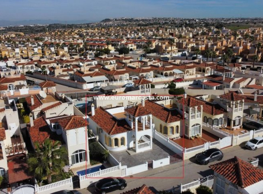 Venta - Villa - Algorfa