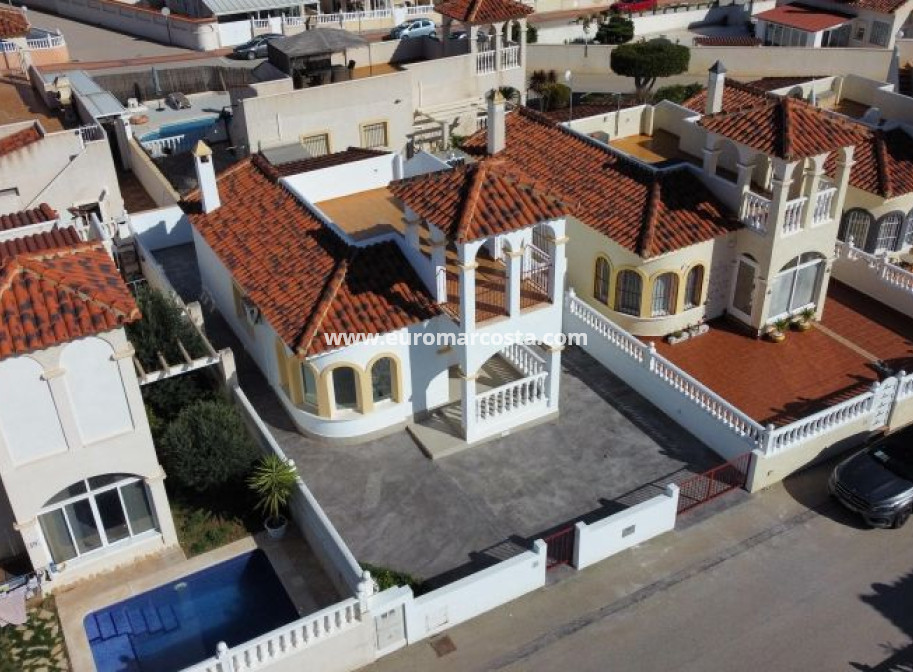 Venta - Villa - Algorfa