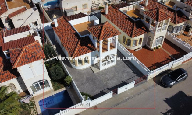 Venta - Villa - Algorfa