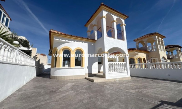 Venta - Villa - Algorfa