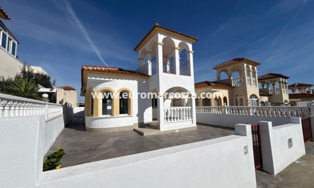 Venta - Villa - Algorfa