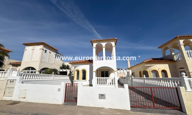 Venta - Villa - Algorfa