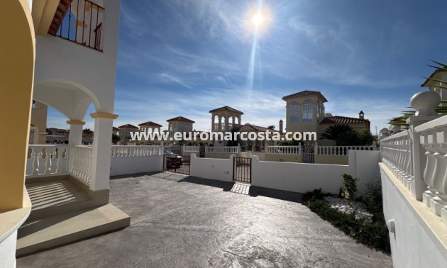 Venta - Villa - Algorfa