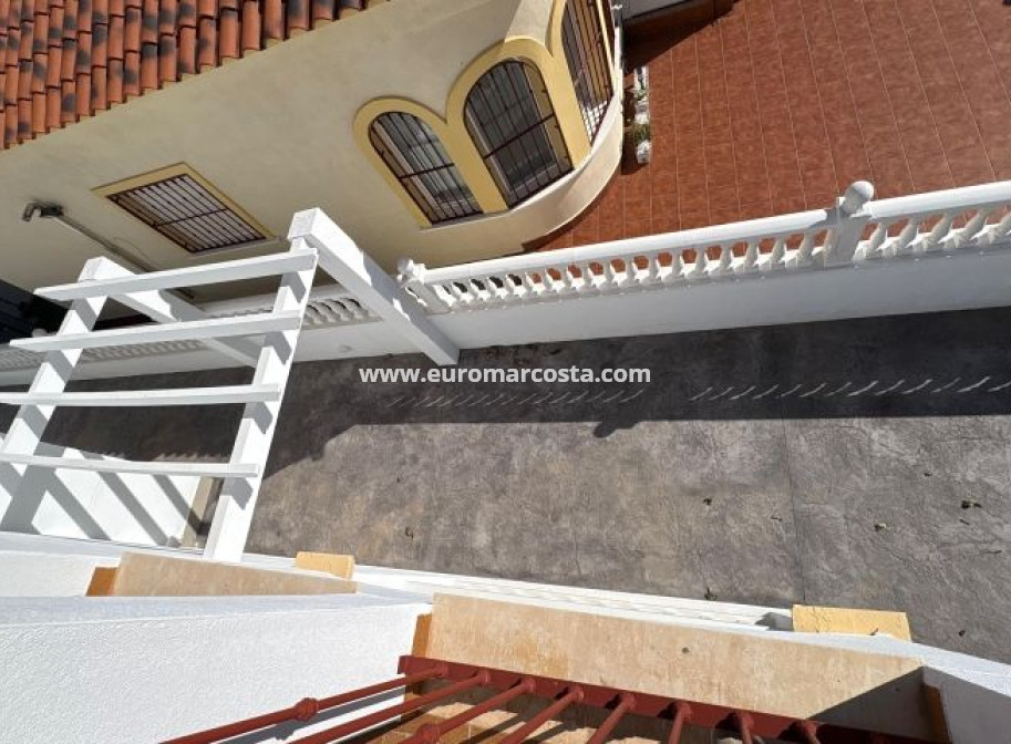 Venta - Villa - Algorfa