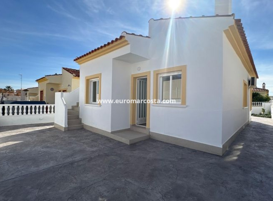 Venta - Villa - Algorfa