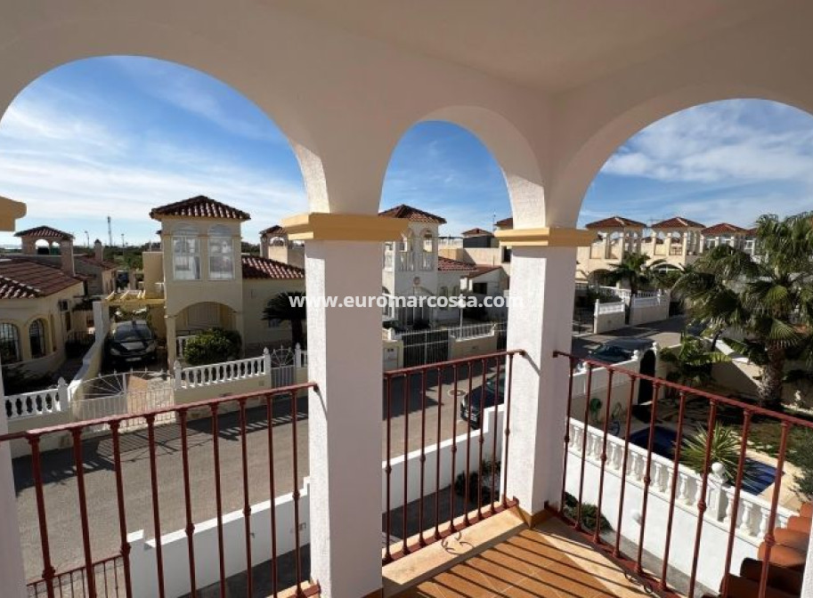 Venta - Villa - Algorfa