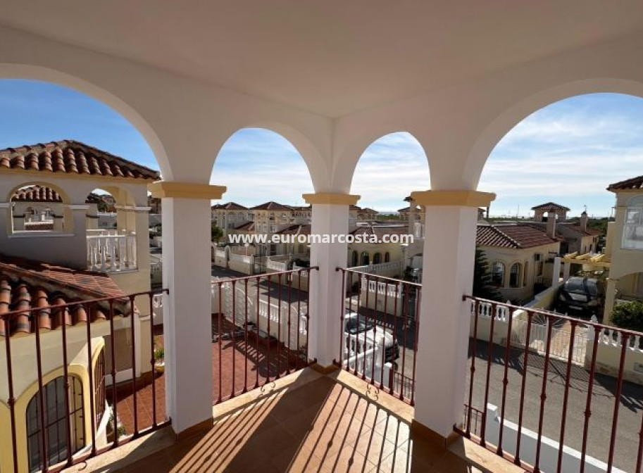 Venta - Villa - Algorfa