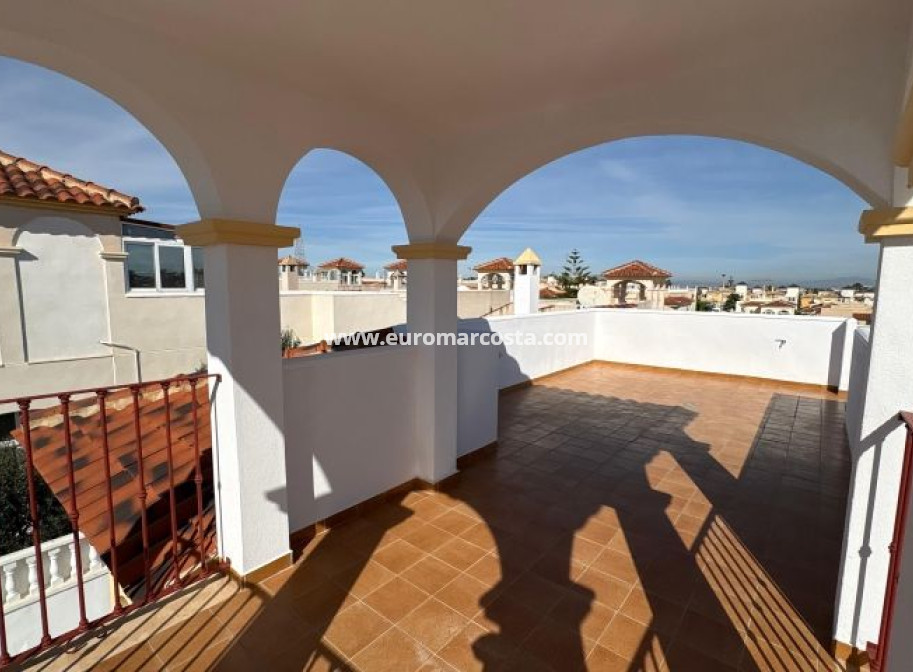 Venta - Villa - Algorfa