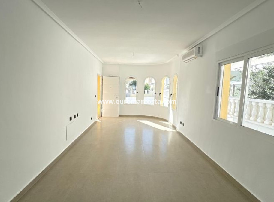 Venta - Villa - Algorfa