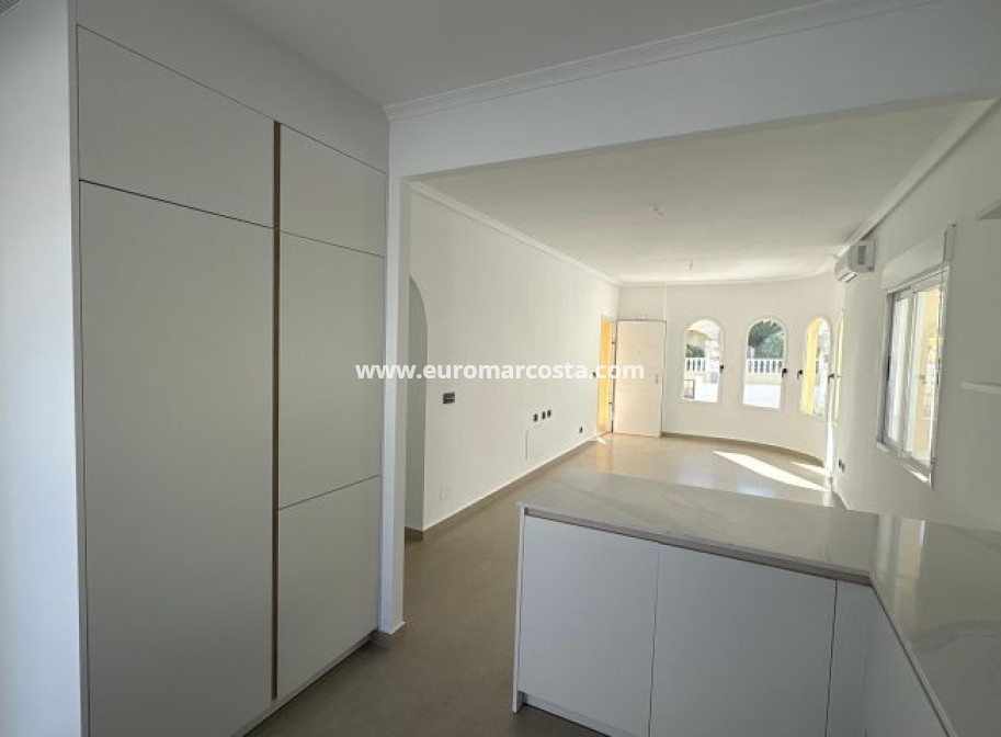 Venta - Villa - Algorfa