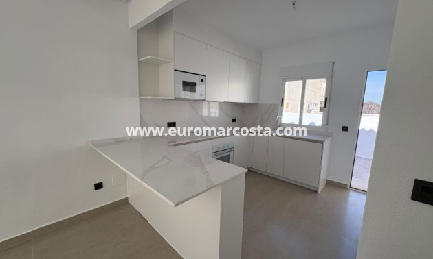 Venta - Villa - Algorfa