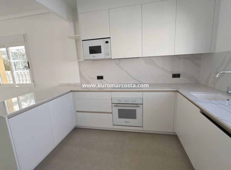 Venta - Villa - Algorfa