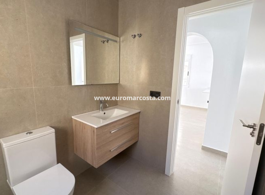 Venta - Villa - Algorfa